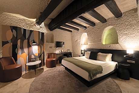 Double Cave Room