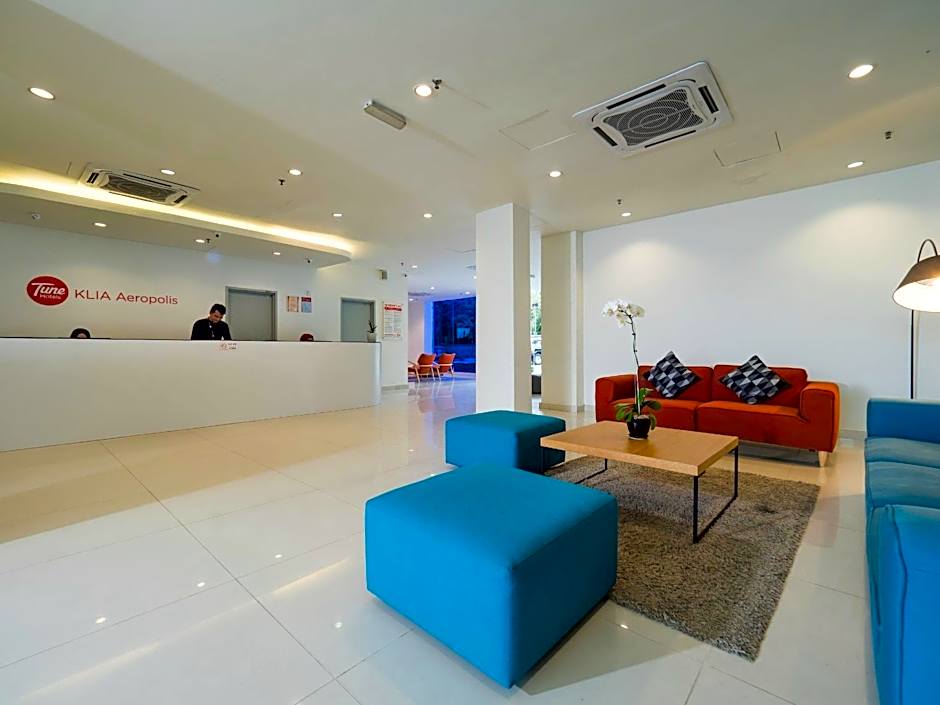 Tune Hotel KLIA Aeropolis (Airport Hotel)