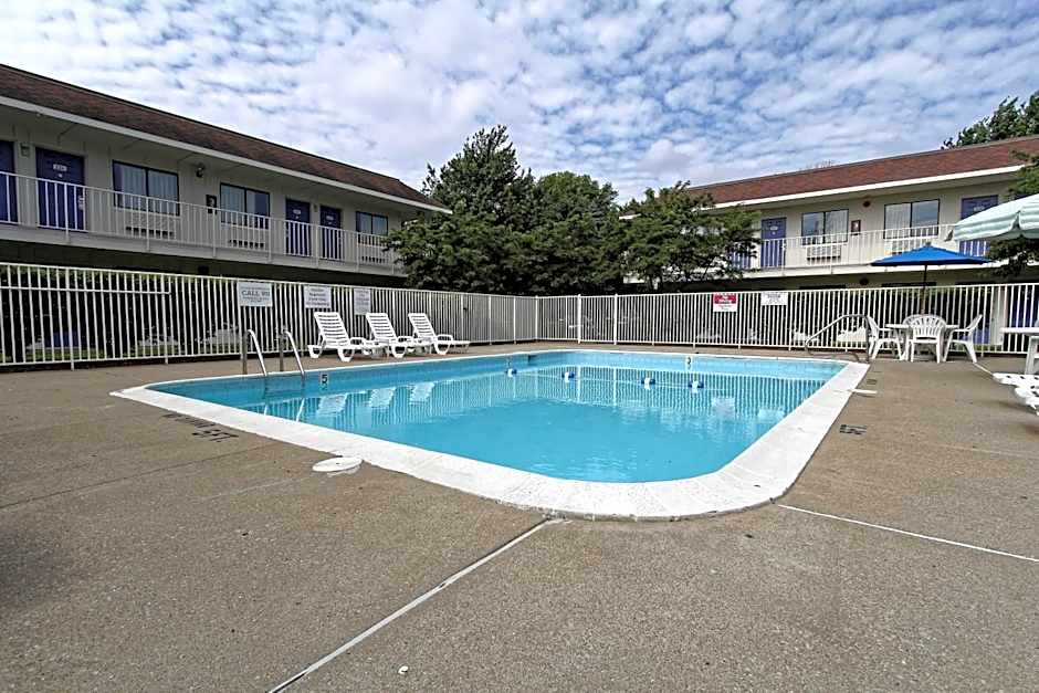Motel 6-Amherst, OH - Cleveland West - Lorain