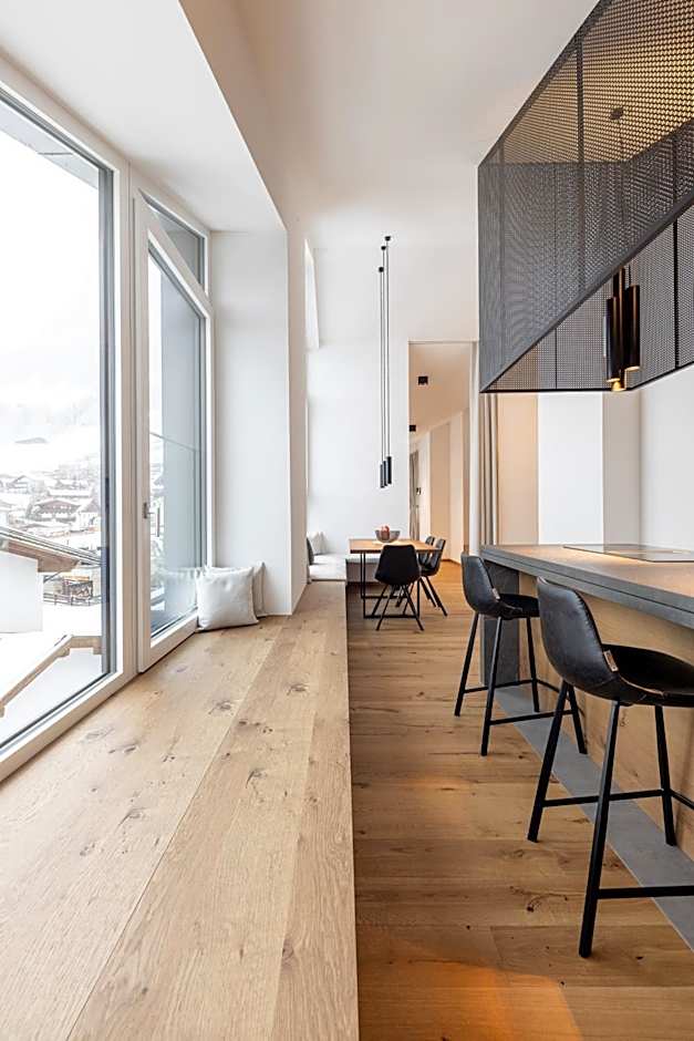 Max Mountain Apartments