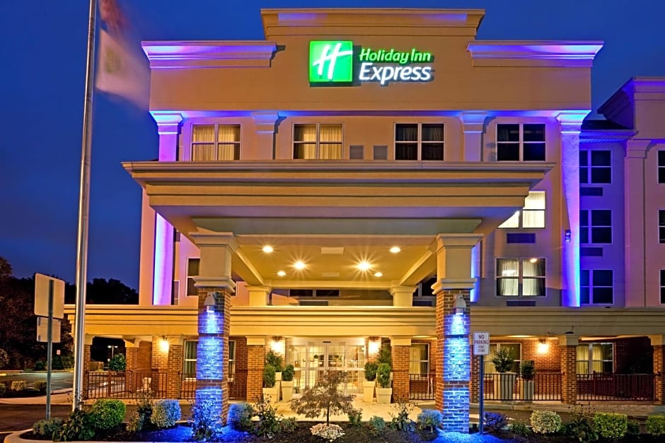 Holiday Inn Express Woodbridge By IHG