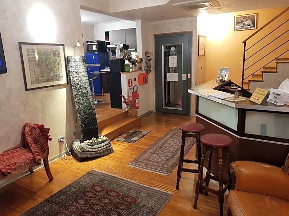 Aurelia Garden Gold B&B
