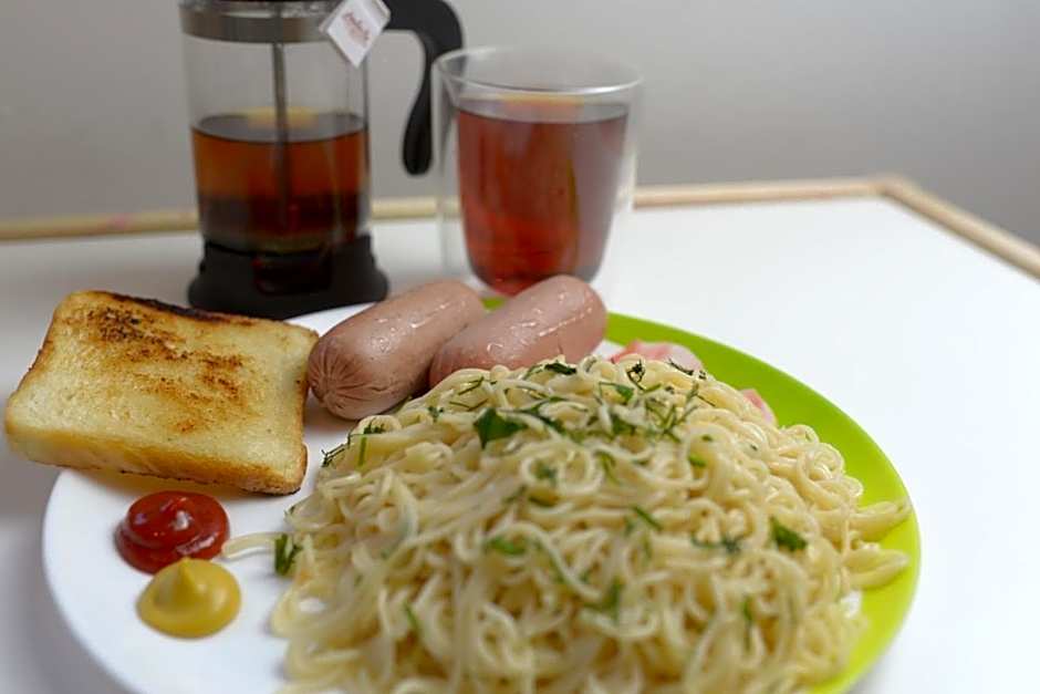 Yellow Hostel - Free Breakfast - The best service in Katowice - Free Parking