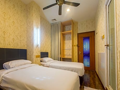 Economy Twin Room