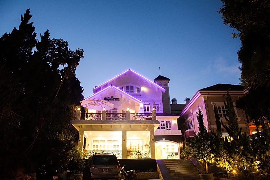 Hoa Sen Vang Hotel Dalat