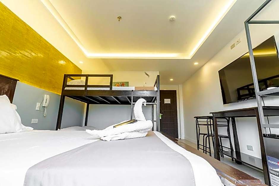 Spotlight Hotel near Hundred Islands Wharf