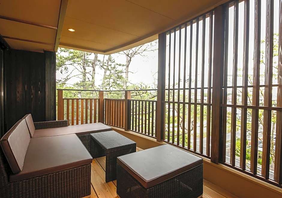 Awaji Hamarikyu Takumi
