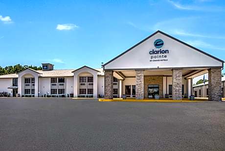 Clarion Pointe Marshall