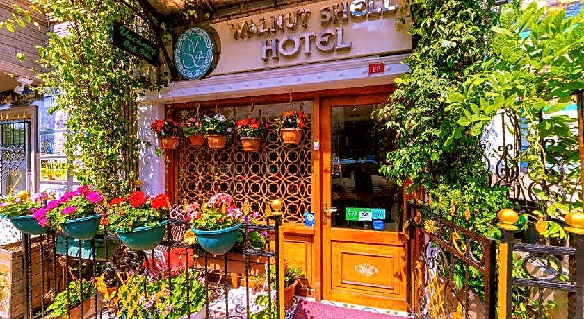 Walnut Shell Hotel 