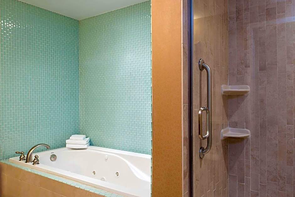 DoubleTree By Hilton Hotel Grand Rapids Airport