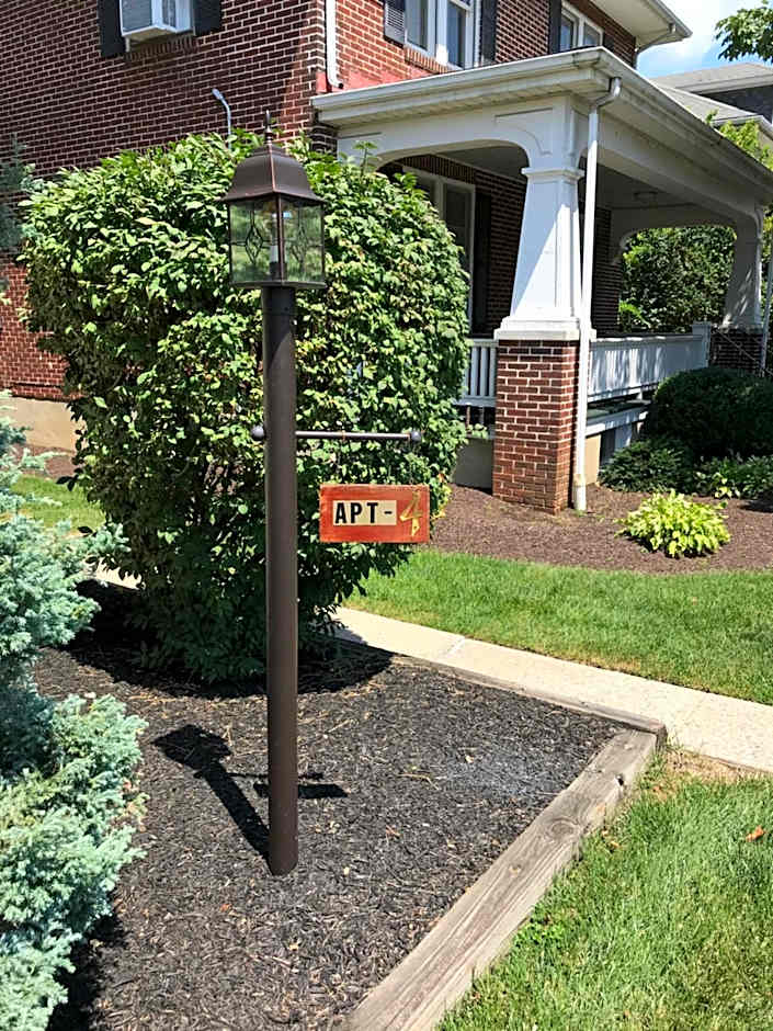 Simmons Motel and Suites