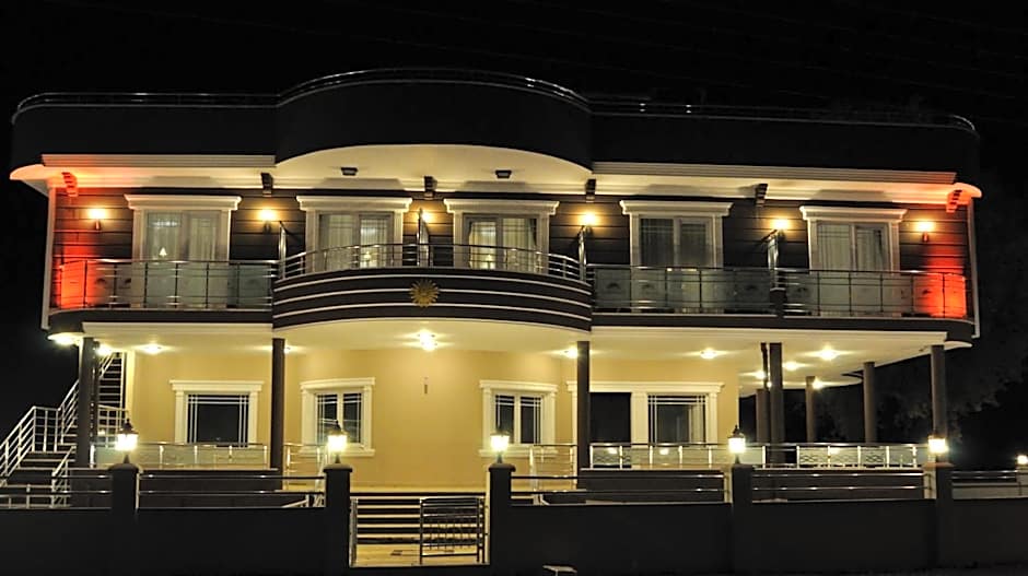 Geyi̇kli̇ Sunshi̇ne Hotel