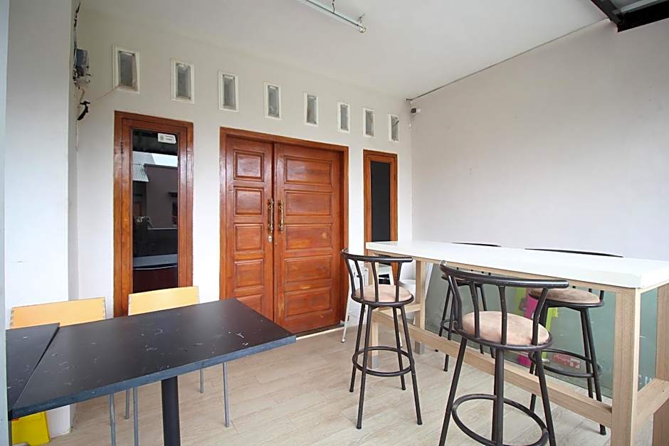 OYO Life 2273 Pratama Homestay