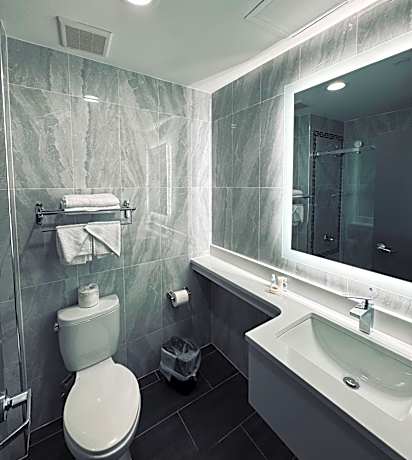 Queen Room City View