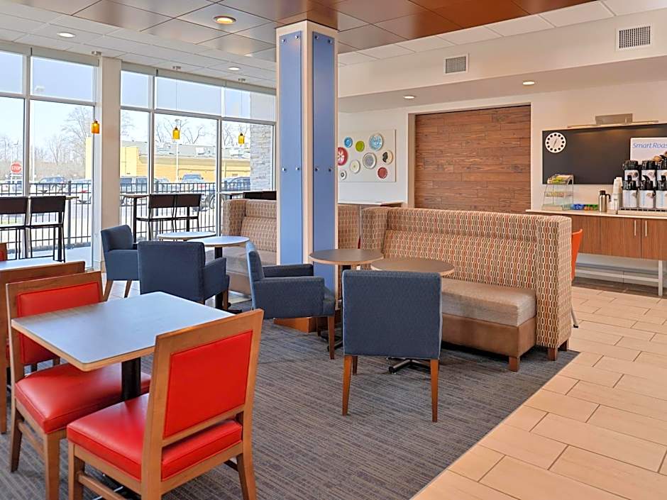 Holiday Inn Express & Suites Brighton South - US 23 By IHG