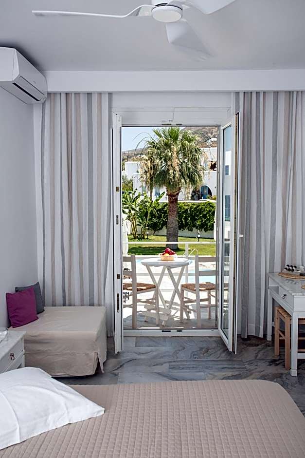 Polos Hotel Paros