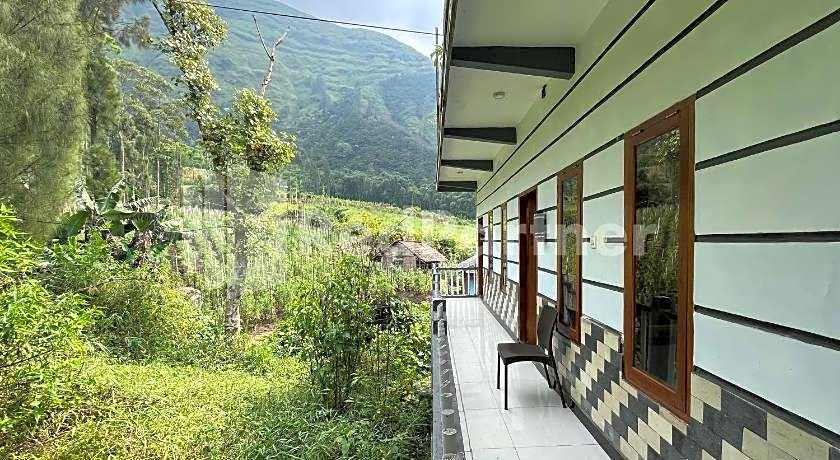 Family Homestay Syariah Bromo Mitra RedDoorz