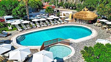 Ata Lagoon Beach Hotel