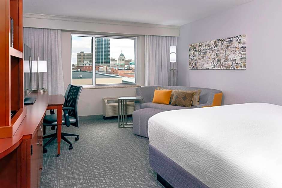 Courtyard by Marriott Fort Wayne Downtown at Grand Wayne Convention Center