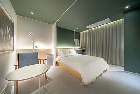 Croissant Hotel Guri by AanK