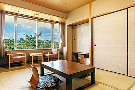 Japanese-style Room with 8 Tatami (MAX 4 Adults)