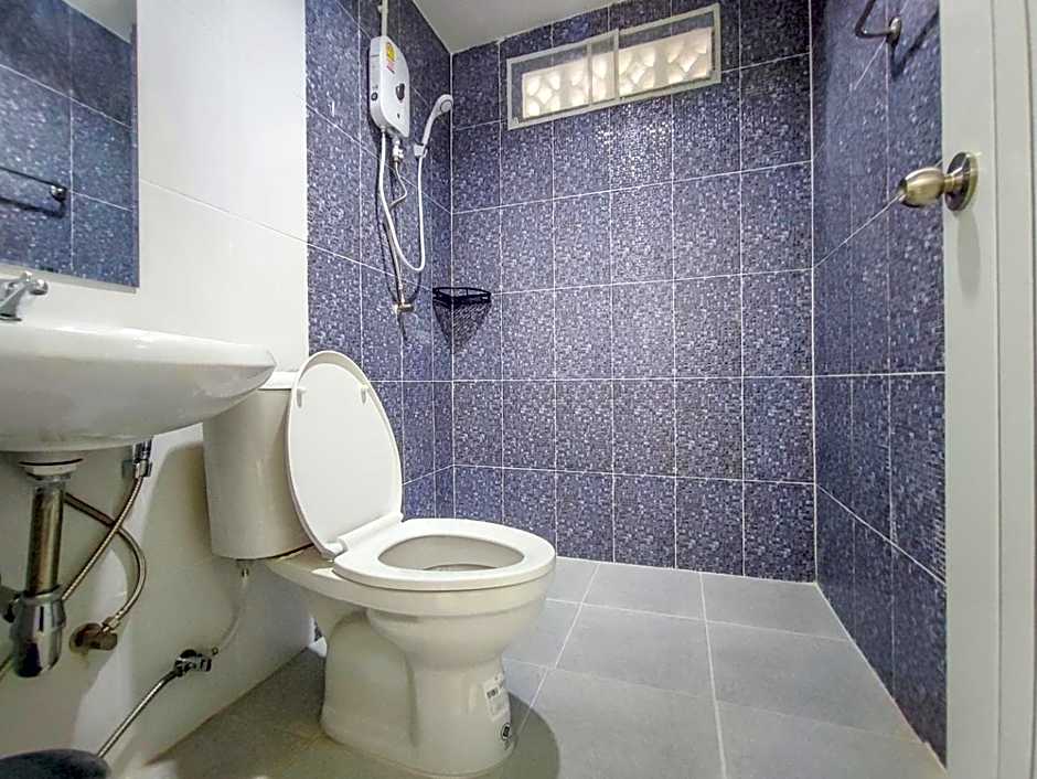 GAO Phala Beachfront Hostel