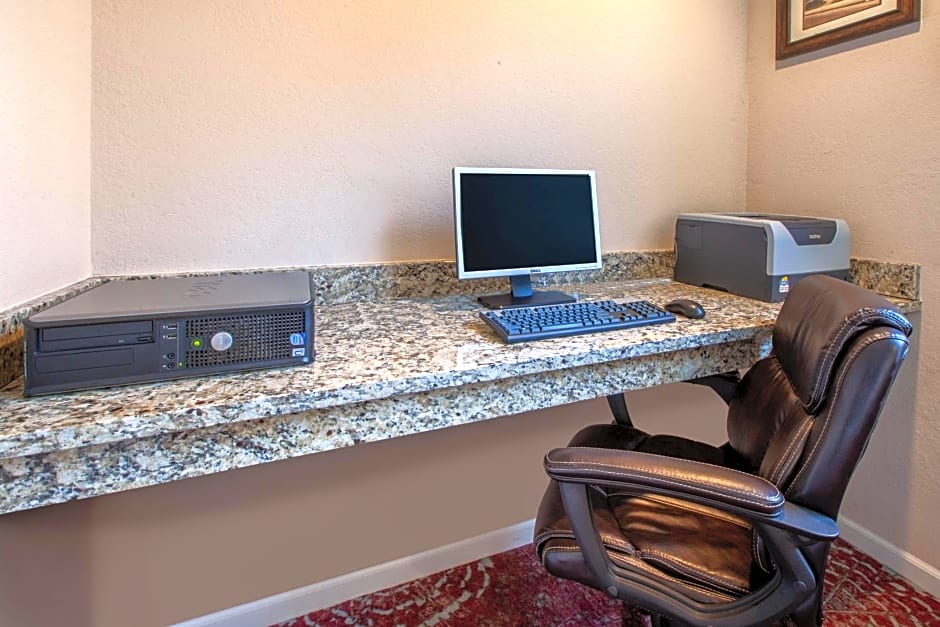 Apple Tree Inn; SureStay Collection by Best Western
