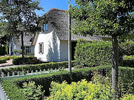 Villa in Banjaard near North Sea Beach