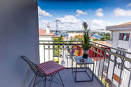 Deluxe Double Room with Balcony and Sea View