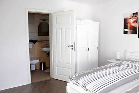 Doppelbett oder zwei Einzelbetten-Eigenes Badezimmer