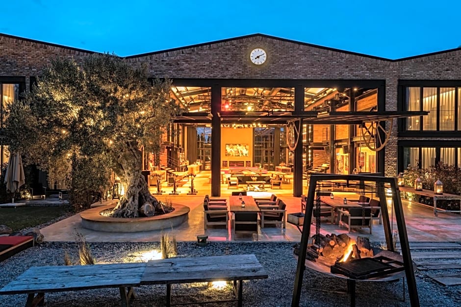 Warehouse By The Stay