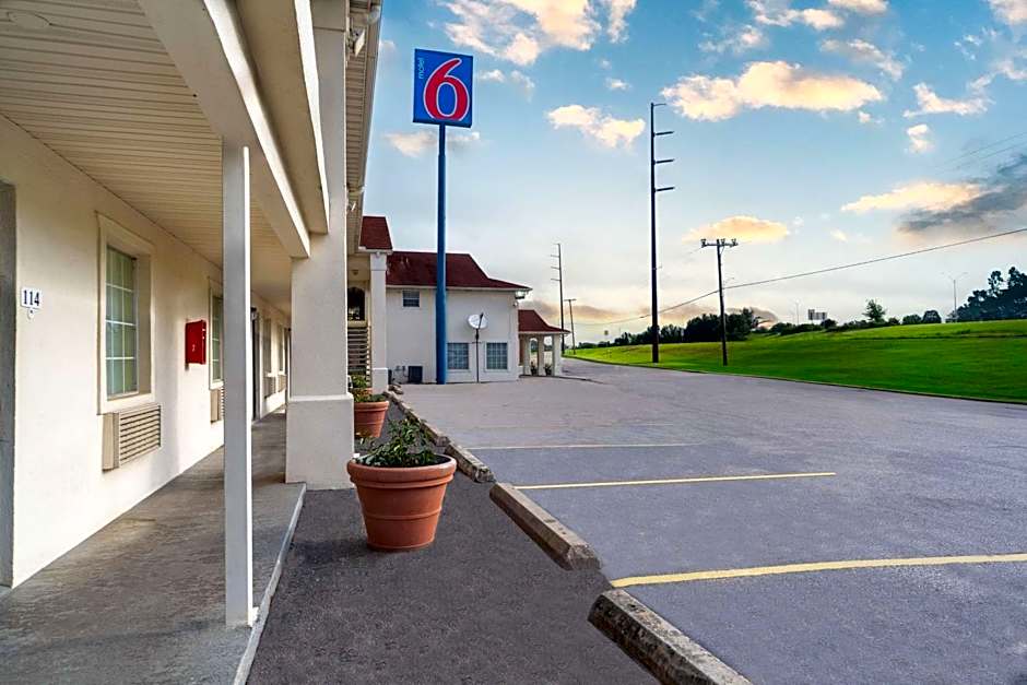 Motel 6-Livingston, TX