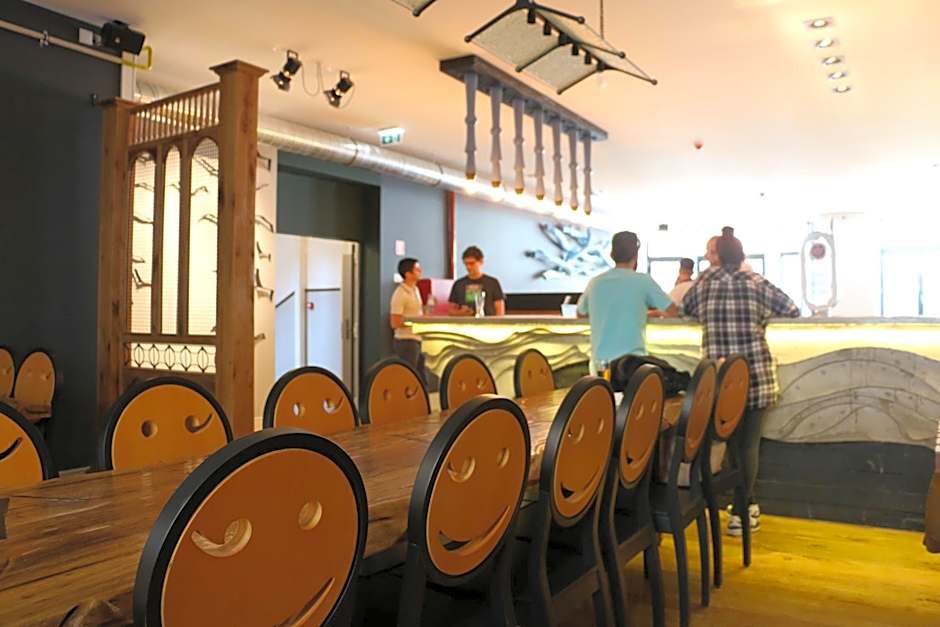 Nice Way Porto Hostel