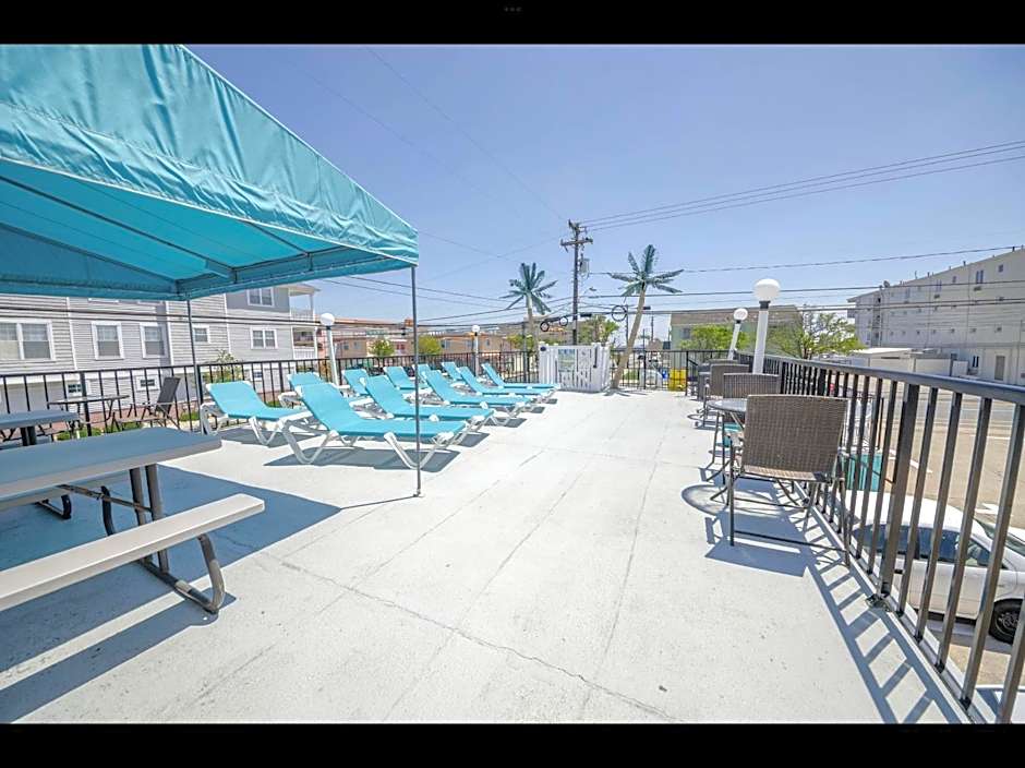 Surfcomber Motel