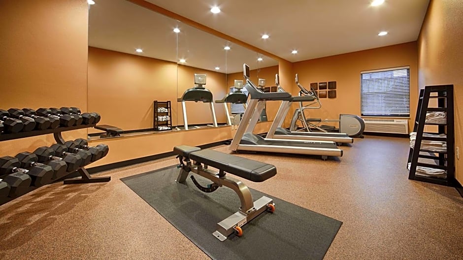 Best Western Plus Mishawaka Inn