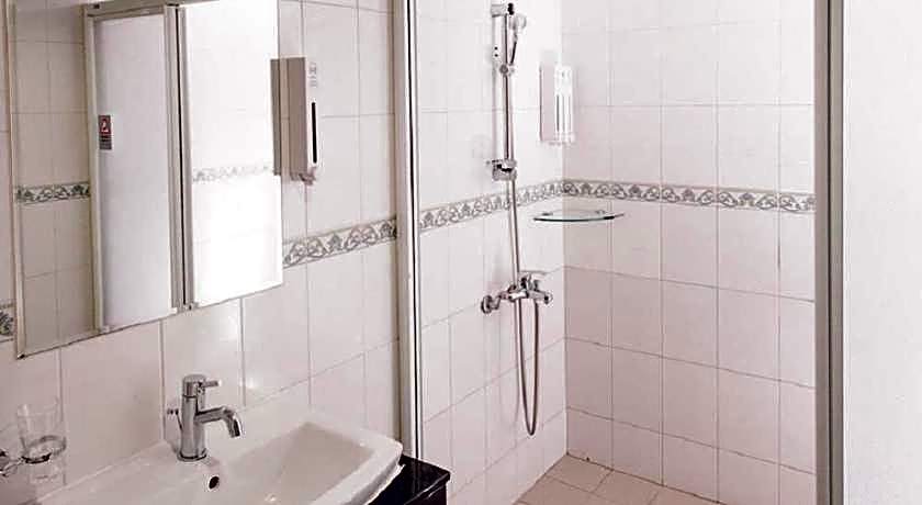 Kiwi Express Hotel - Kaohsiung Station