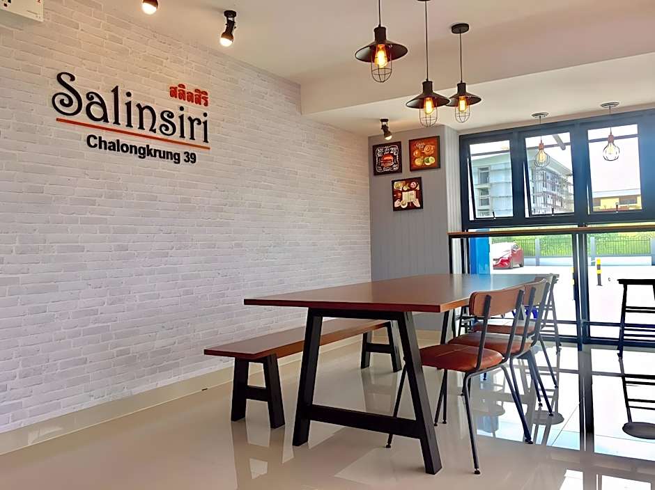 Salinsiri at ladkrabang