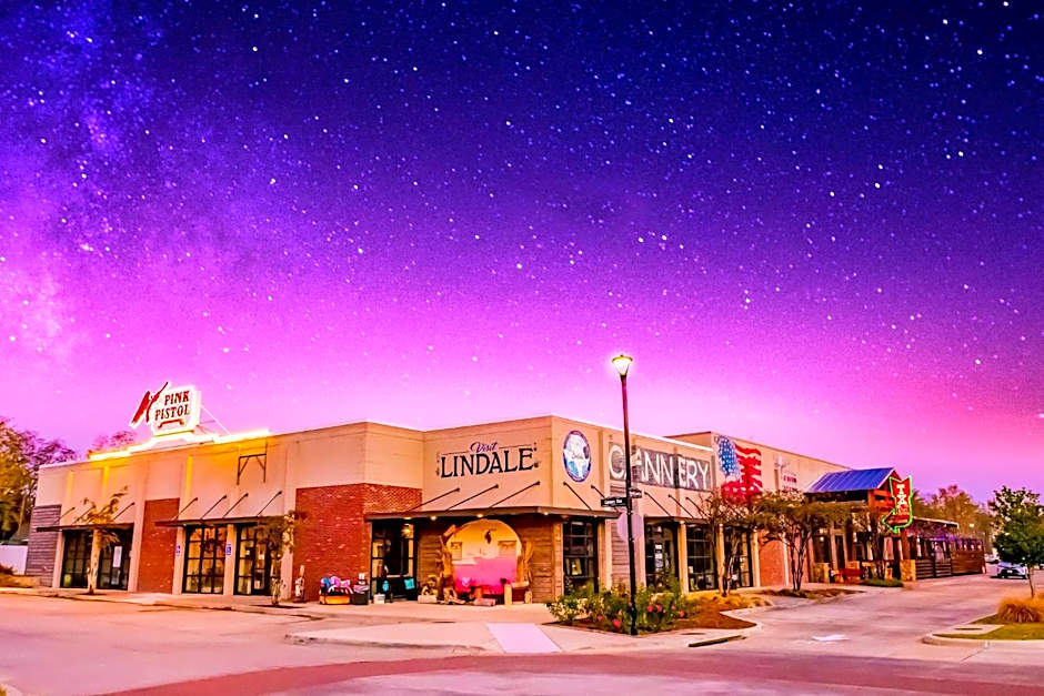 Holiday Inn Express and Suites Lindale By IHG