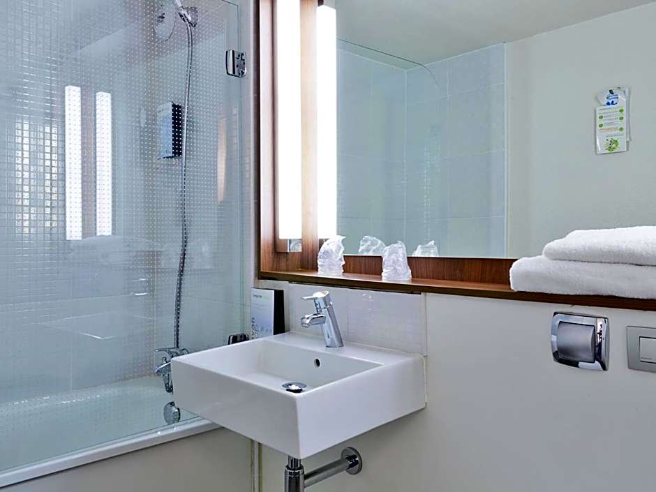 Campanile Epinay Sur Orge Hotel