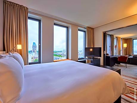 Deluxe Suite with Kingsize bed