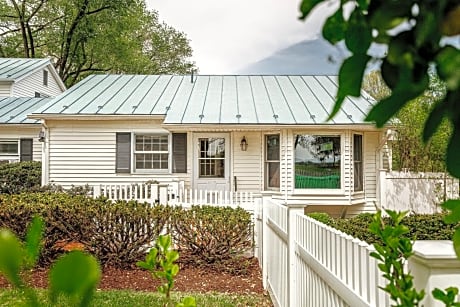 One-Bedroom Cottage