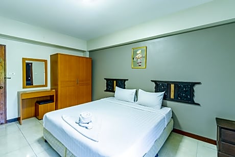 Silver Gold Garden, Suvarnabhumi Airport