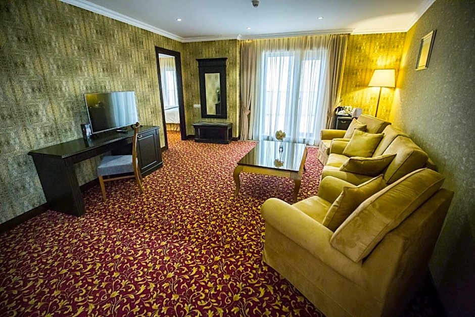 Colosseum Marina Hotel