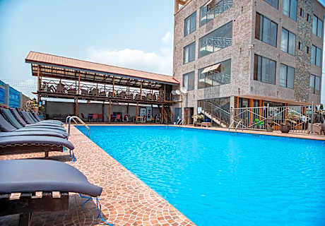 Plus 33 Hotel