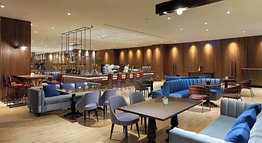 Discovery Hotel