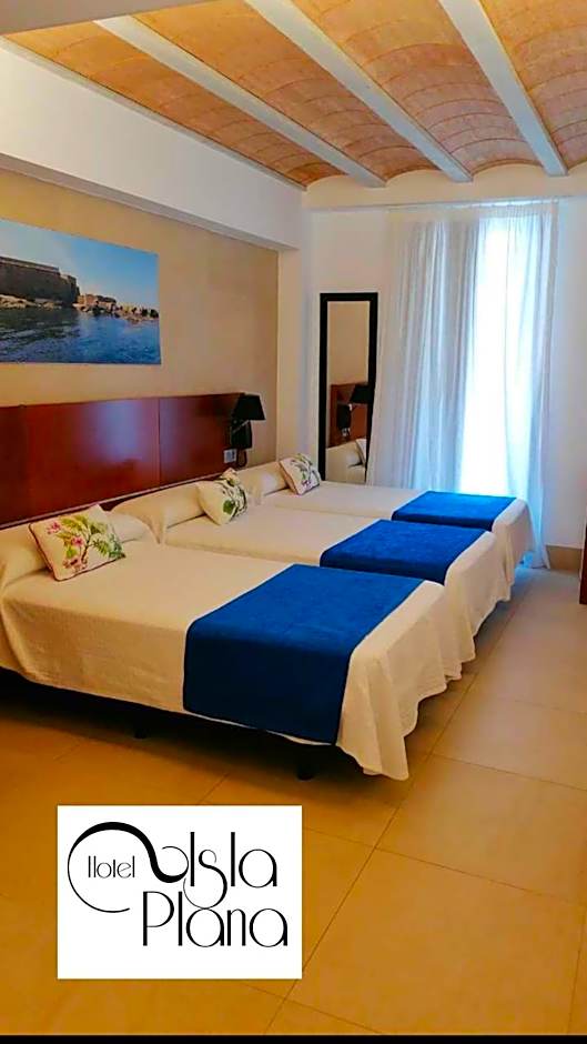 HOTEL ISLA PLANA