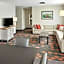 Holiday Inn & Suites Philadelphia W - Drexel Hill by IHG