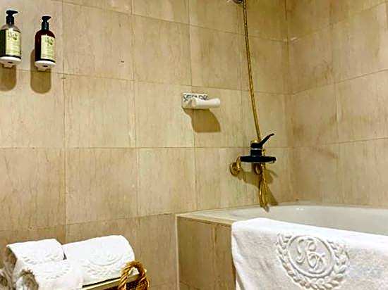 Kingdom Hotel