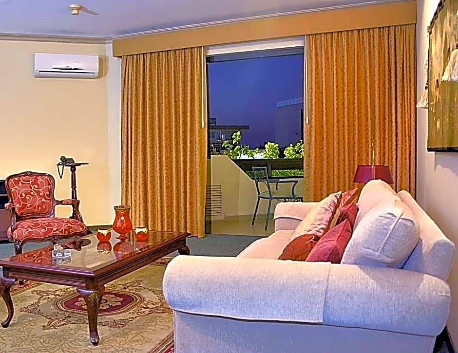 Yotau All Suites Hotel