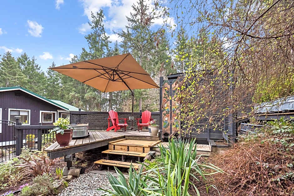 Salt Spring Carriage House B&B